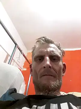 Snapshot of Tomassasdss chatting on October 1, 2025, 2:38 am Tomassasdss online show from October 1, 2025, 2:38 am