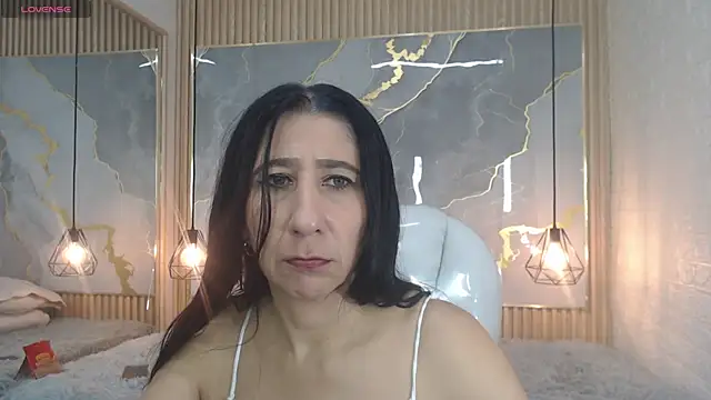 nei girl online show from November 15, 2025, 11:25 am