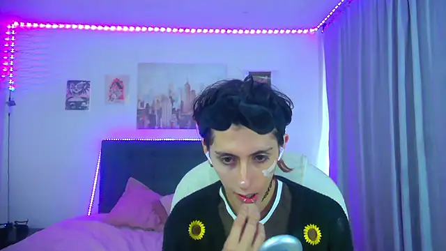 Snapshot of goth_minerva chatting on April 13, 2026, 1:37 pm goth minerva online show from April 13, 2026, 1:37 pm