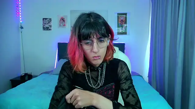 Snapshot of goth_minerva chatting on March 25, 2026, 1:32 pm goth minerva online show from March 25, 2026, 1:32 pm