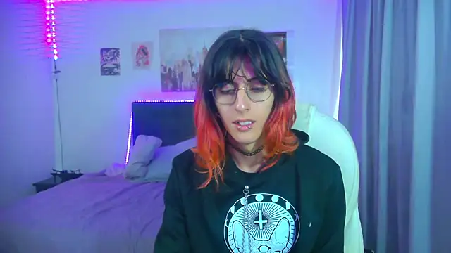 Snapshot of goth_minerva chatting on May 6, 2026, 1:37 pm goth minerva online show from May 6, 2026, 1:37 pm