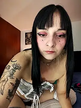 Snapshot of KARINNA__RAVEN chatting on September 11, 2025, 12:43 am KARINNA  RAVEN online show from September 11, 2025, 12:43 am