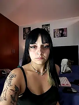 Snapshot of KARINNA__RAVEN chatting on September 18, 2025, 10:02 pm KARINNA  RAVEN online show from September 18, 2025, 10:02 pm