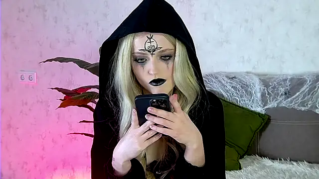 Snapshot of AshleyD_ chatting on October 31, 2025, 5:09 pm AshleyD online show from October 31, 2025, 5:09 pm