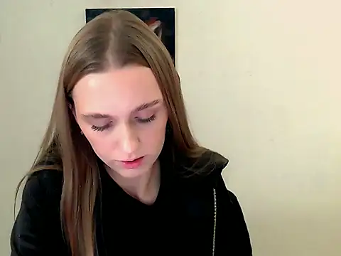 Snapshot of Doll_Angelina chatting on October 9, 2025, 6:36 am Doll Angelina online show from October 9, 2025, 6:36 am