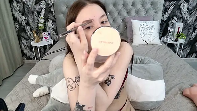 CarolineTenders online show from January 13, 2026, 1:20 am