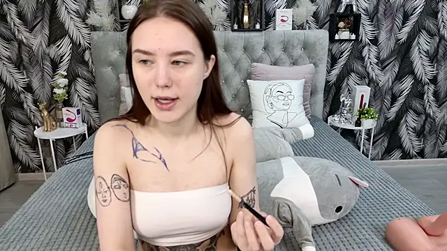 CarolineTenders online show from January 11, 2026, 1:23 am