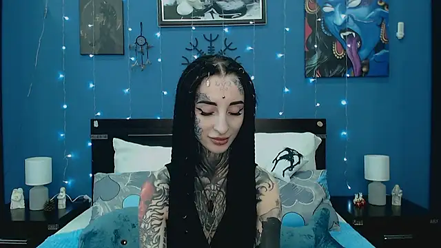Snapshot of Velvetbat chatting on May 5, 2026, 7:11 am Velvetbat online show from May 5, 2026, 7:11 am
