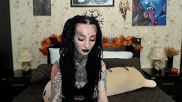 Snapshot of Velvetbat chatting on November 7, 2025, 7:02 am Velvetbat online show from November 7, 2025, 7:02 am