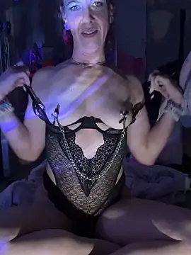 Lilbeezie81 online show from March 1, 2026, 6:46 am