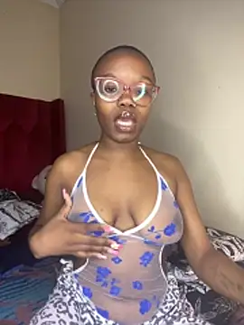 Snapshot of YummyMelanin117 chatting on November 10, 2025, 6:02 pm YummyMelanin117 online show from November 10, 2025, 6:02 pm