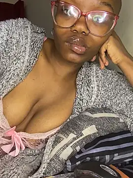 Snapshot of YummyMelanin117 chatting on October 23, 2025, 3:05 am YummyMelanin117 online show from October 23, 2025, 3:05 am