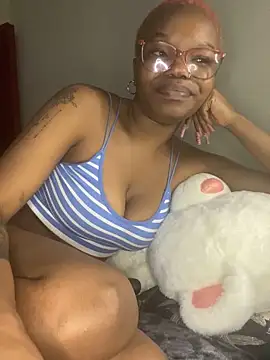 Snapshot of YummyMelanin117 chatting on September 18, 2025, 6:44 pm YummyMelanin117 online show from September 18, 2025, 6:44 pm