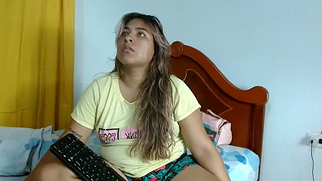 kataleyabarbara21 online show from March 22, 2025, 12:17 am