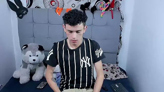 Snapshot of jeims_hotboy chatting on September 11, 2025, 3:17 am jeims hotboy online show from September 11, 2025, 3:17 am