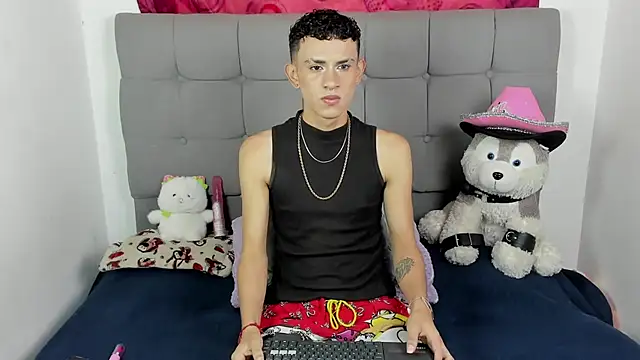 Snapshot of jeims_hotboy chatting on July 5, 2026, 1:18 pm jeims hotboy online show from July 5, 2026, 1:18 pm
