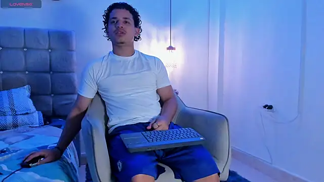 Snapshot of samxx_muscle chatting on September 11, 2025, 1:44 pm samxx muscle online show from September 11, 2025, 1:44 pm