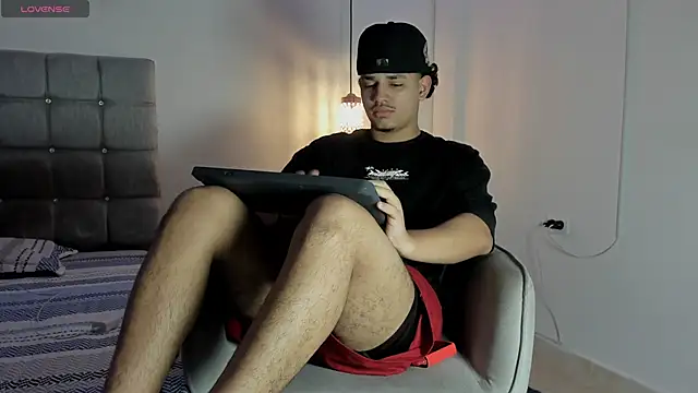 Snapshot of samxx_muscle chatting on October 1, 2025, 2:54 pm samxx muscle online show from October 1, 2025, 2:54 pm