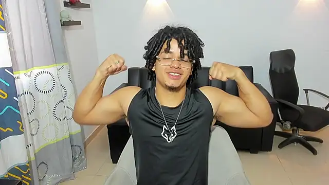 Snapshot of samxx_muscle chatting on May 18, 2026, 2:44 pm samxx muscle online show from May 18, 2026, 2:44 pm