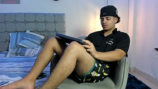 Snapshot of samxx_muscle chatting on October 10, 2025, 1:45 pm samxx muscle online show from October 10, 2025, 1:45 pm