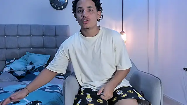 Snapshot of samxx_muscle chatting on September 8, 2025, 2:38 pm samxx muscle online show from September 8, 2025, 2:38 pm