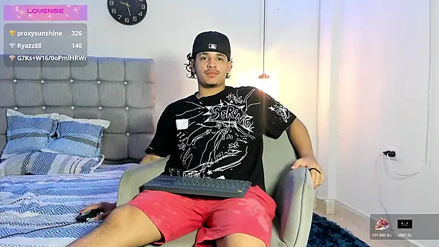 Snapshot of samxx_muscle chatting on October 12, 2025, 2:51 pm samxx muscle online show from October 12, 2025, 2:51 pm