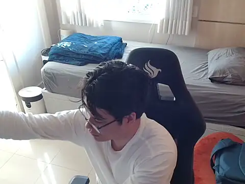 TimiidoSP011 online show from November 10, 2025, 8:36 pm