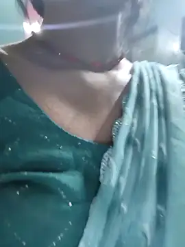 Snapshot of Eshwari_Chopra chatting on November 8, 2025, 3:43 am Eshwari Chopra online show from November 8, 2025, 3:43 am