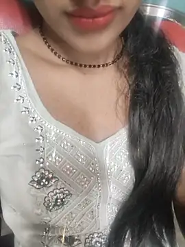 Snapshot of Eshwari_Chopra chatting on June 9, 2026, 3:24 pm Eshwari Chopra online show from June 9, 2026, 3:24 pm