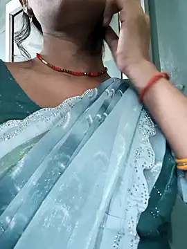 Snapshot of Eshwari_Chopra chatting on November 8, 2025, 4:21 pm Eshwari Chopra online show from November 8, 2025, 4:21 pm