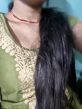 Snapshot of Eshwari_Chopra chatting on April 25, 2026, 2:47 pm Eshwari Chopra online show from April 25, 2026, 2:47 pm