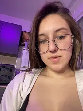 Vviikkssiikk online show from October 13, 2025, 2:51 pm