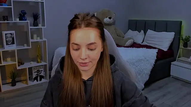 MelanieAlves online show from November 26, 2025, 6:08 pm