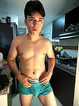 Snapshot of THE_LITTLE_LIAM chatting on October 11, 2025, 7:48 pm THE LITTLE LIAM online show from October 11, 2025, 7:48 pm