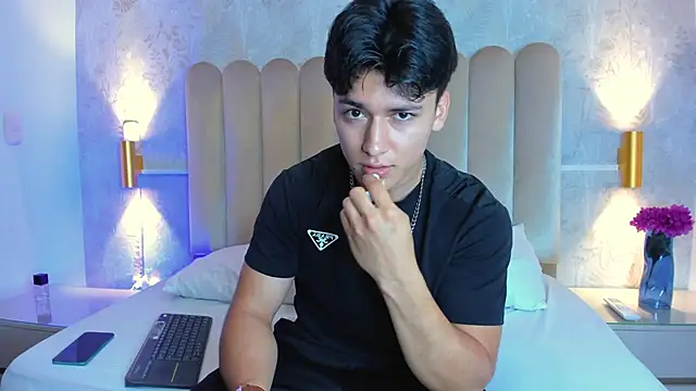 Snapshot of THE_LITTLE_LIAM chatting on December 5, 2025, 12:48 pm THE LITTLE LIAM online show from December 5, 2025, 12:48 pm