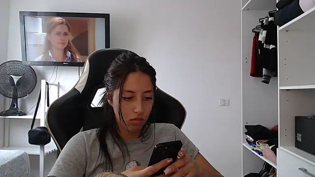 babygirlfree online show from February 13, 2026, 5:46 pm