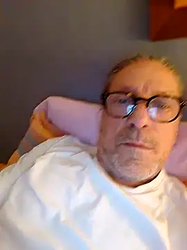 Snapshot of Deddyitalia3p chatting on September 27, 2025, 9:21 pm Deddyitalia3p online show from September 27, 2025, 9:21 pm