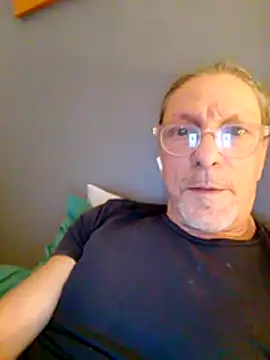 Snapshot of Deddyitalia3p chatting on November 20, 2025, 7:58 pm Deddyitalia3p online show from November 20, 2025, 7:58 pm