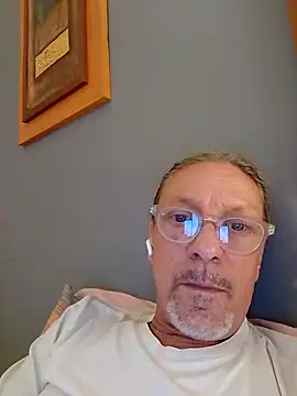 Snapshot of Deddyitalia3p chatting on October 4, 2025, 6:20 pm Deddyitalia3p online show from October 4, 2025, 6:20 pm