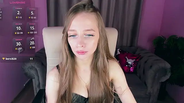 Snapshot of Amy_Waynee chatting on October 4, 2025, 7:48 pm Amy Waynee online show from October 4, 2025, 7:48 pm