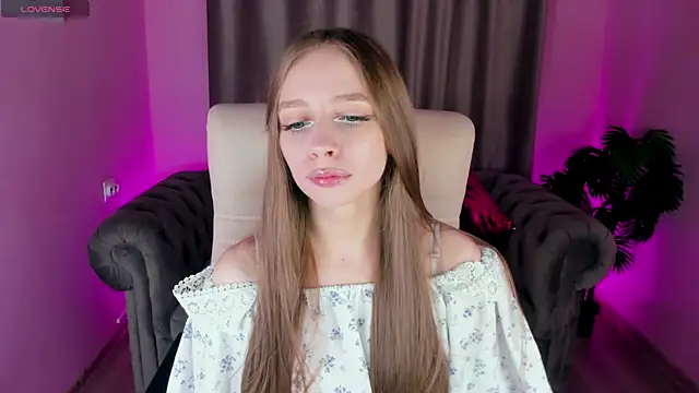 Snapshot of Amy_Waynee chatting on October 19, 2025, 4:32 pm Amy Waynee online show from October 19, 2025, 4:32 pm