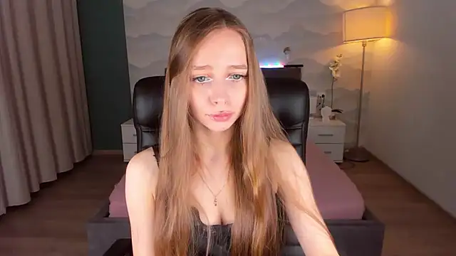 Snapshot of Amy_Waynee chatting on October 22, 2025, 6:18 pm Amy Waynee online show from October 22, 2025, 6:18 pm