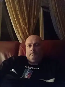 Snapshot of Alexis_Bull chatting on May 20, 2026, 10:29 pm Alexis Bull online show from May 20, 2026, 10:29 pm