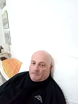 Snapshot of Alexis_Bull chatting on March 30, 2026, 9:44 am Alexis Bull online show from March 30, 2026, 9:44 am