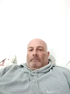 Snapshot of Alexis_Bull chatting on November 6, 2025, 6:12 pm Alexis Bull online show from November 6, 2025, 6:12 pm