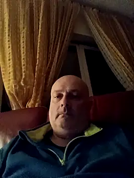 Snapshot of Alexis_Bull chatting on March 24, 2026, 12:10 am Alexis Bull online show from March 24, 2026, 12:10 am