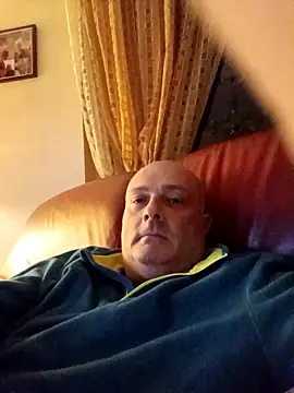 Snapshot of Alexis_Bull chatting on December 16, 2025, 12:15 am Alexis Bull online show from December 16, 2025, 12:15 am