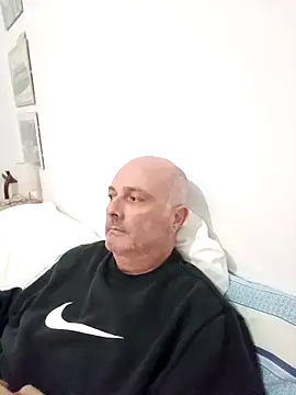 Snapshot of Alexis_Bull chatting on November 26, 2025, 5:57 pm Alexis Bull online show from November 26, 2025, 5:57 pm