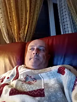 Snapshot of Alexis_Bull chatting on December 1, 2025, 12:11 am Alexis Bull online show from December 1, 2025, 12:11 am