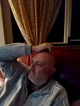 Snapshot of Alexis_Bull chatting on January 9, 2026, 11:33 pm Alexis Bull online show from January 9, 2026, 11:33 pm